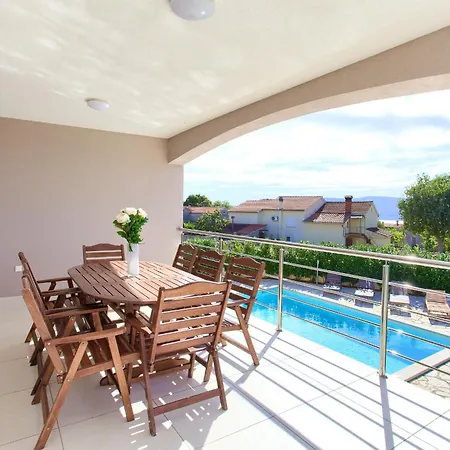 فيلة Isabella Linardići